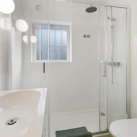 Semesterbostad Garden House